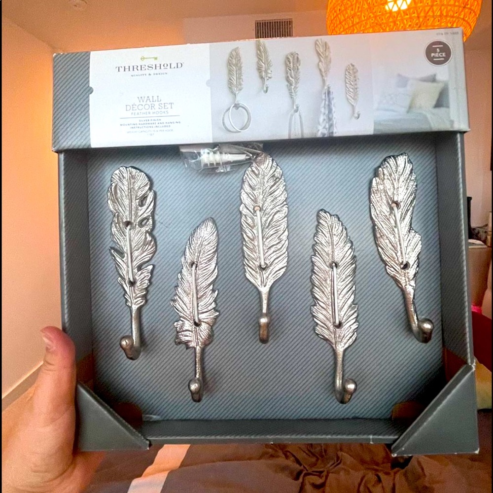 Feather hooks decorative